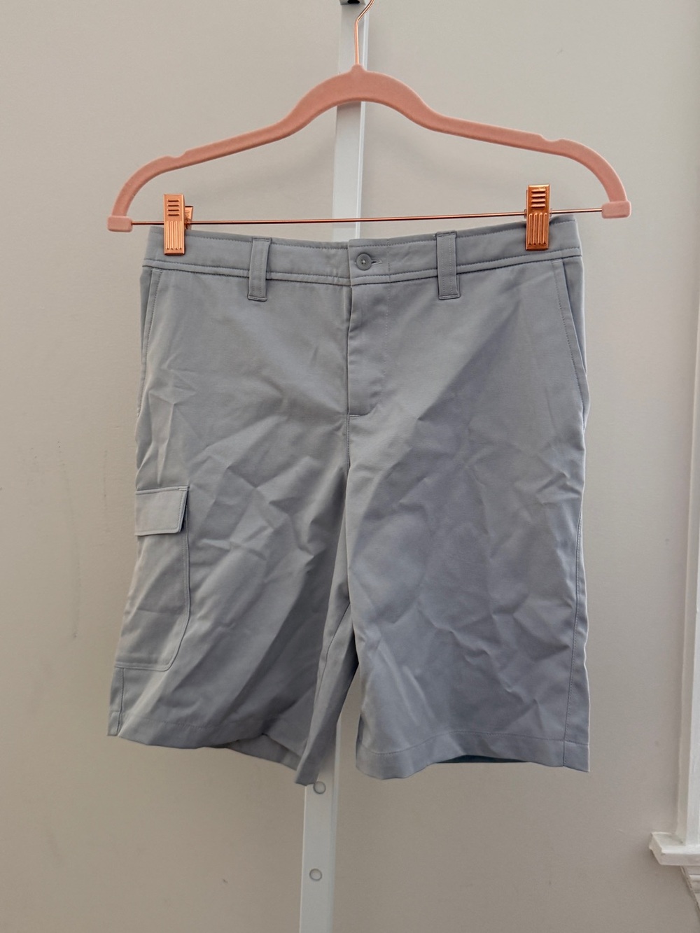 Under Armour Gray Men's Performance Cargo Shorts size JM/M